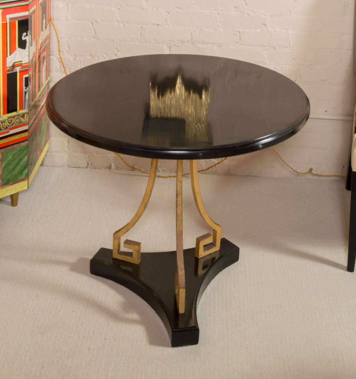 Neoclassical Round Lacquered Table 2