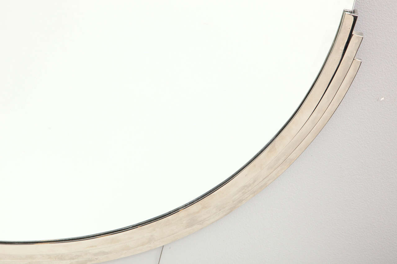 Modernist Round Wall Mirror In Excellent Condition In New York, NY