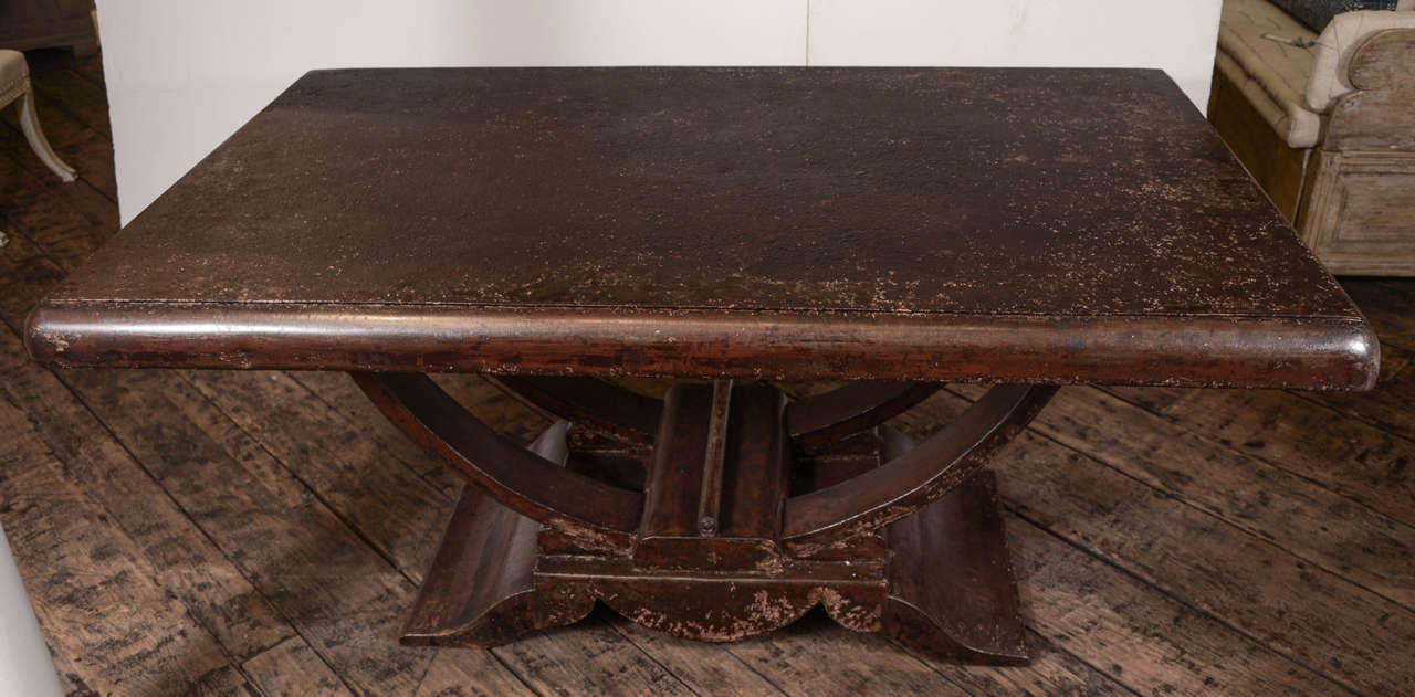Handsome French deco console table, entirely in iron.