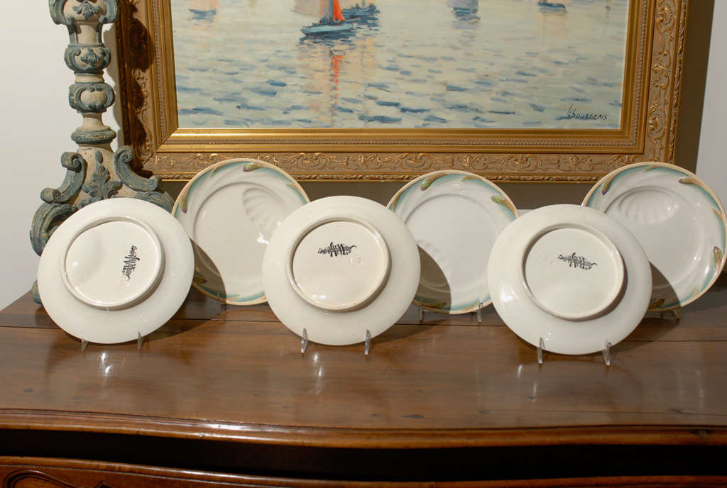 French Late 19th Century Sarreguemines Asparagus Plates with Shell Shaped Hole For Sale 4
