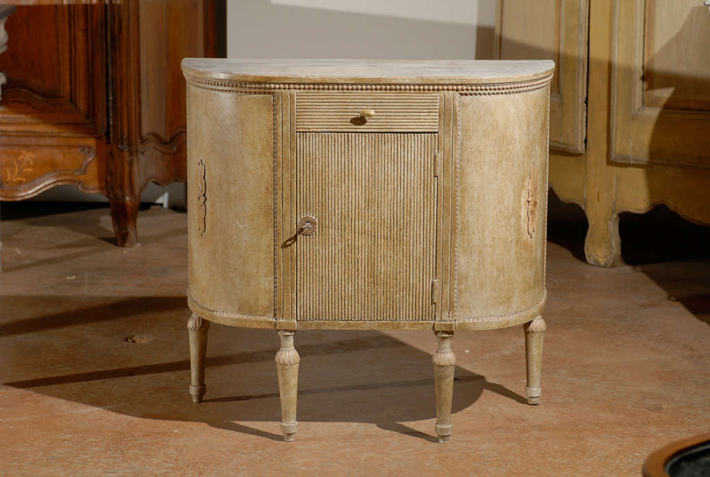 Swedish Neoclassical Demilune Painted Cupboard from the Mid-19th Century 3