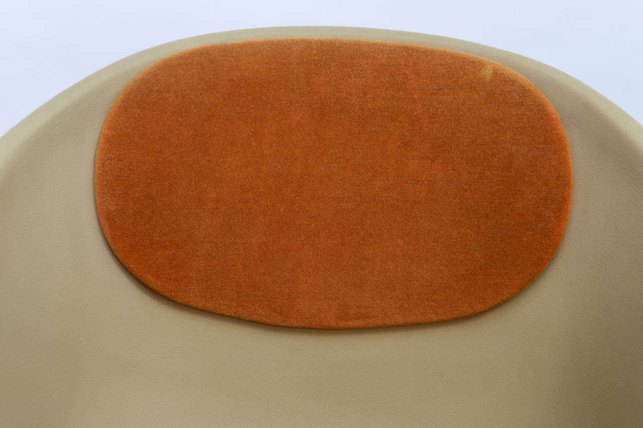 1960s Ball/Egg Swivel Chair 1