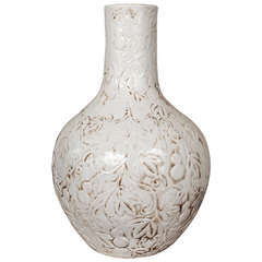 Large Blanc de Chine Famille Ware Vase