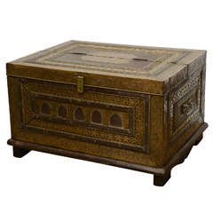 Antique Marocain 19ème siècle Grand coffre en bois en laiton &