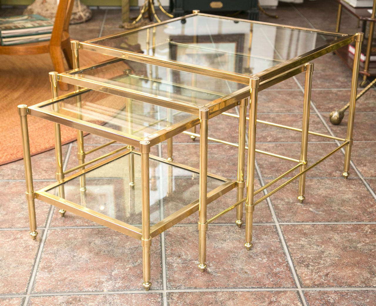 Three bronze nesting tables
Large table 25