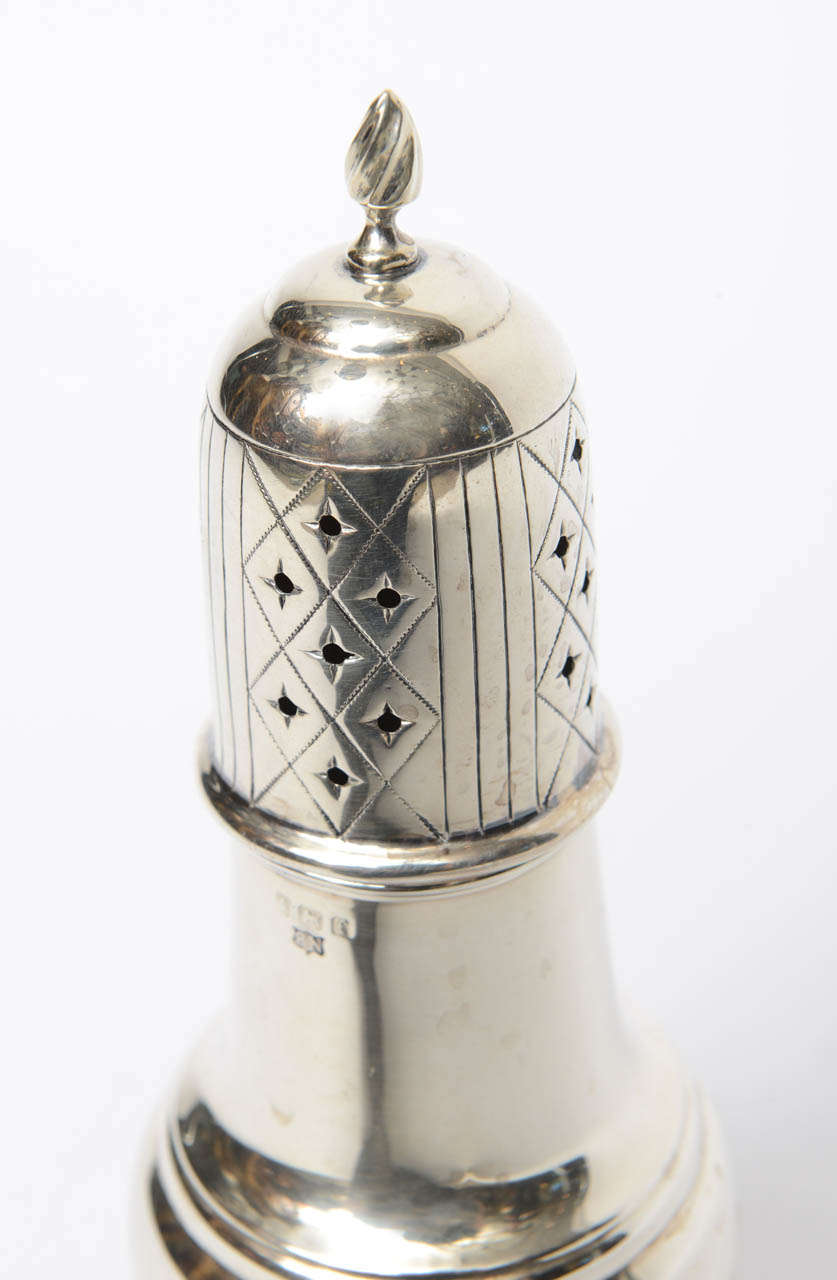 English Sterling Silver Caster, circa 1900 For Sale 1