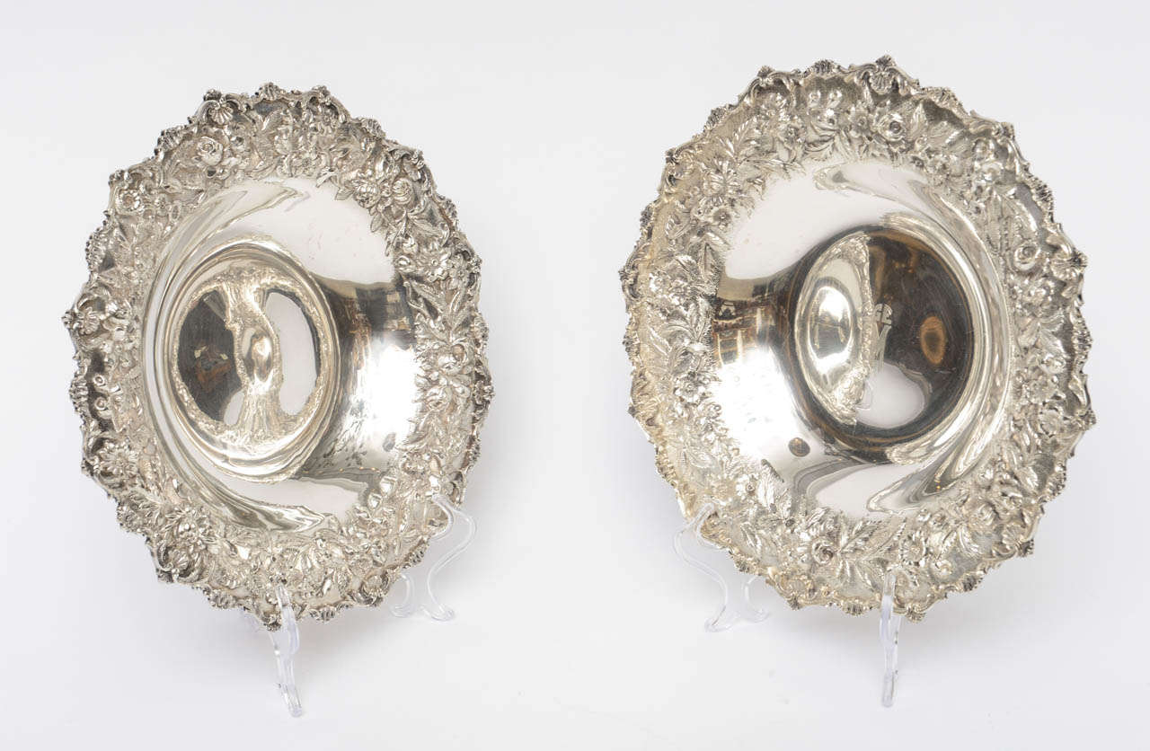 American Pair of Sterling Silver Bowls, Repousse Design, 20th Century For Sale