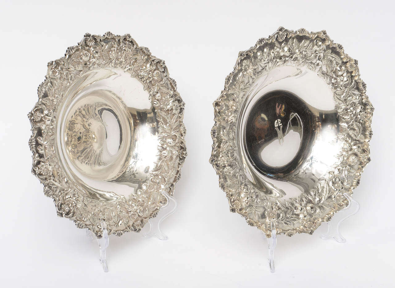 Pair of Sterling Silver Bowls, Repousse Design, 20th Century In Good Condition For Sale In West Palm Beach, FL