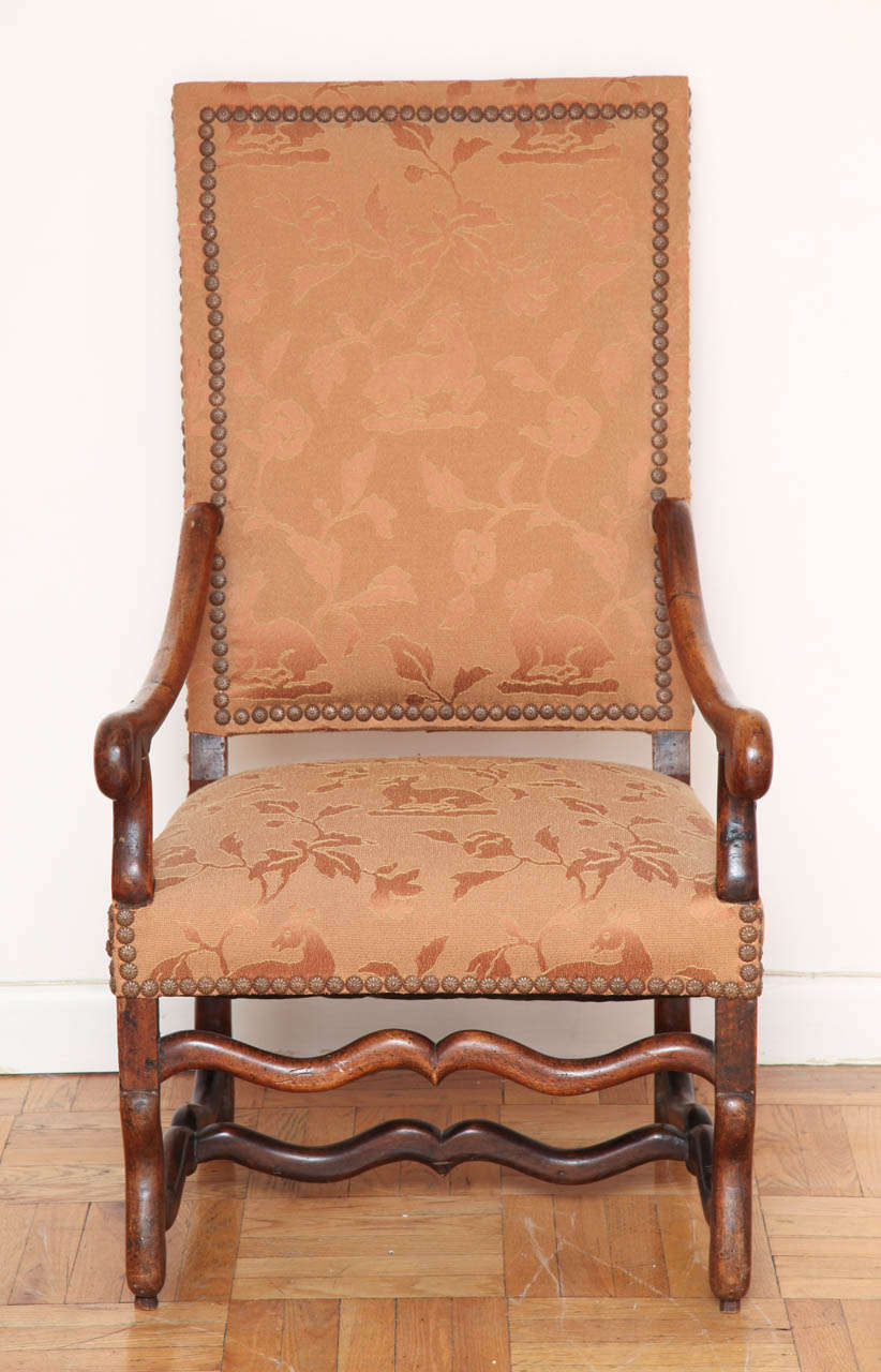 Louis XIV Mahogany Fauteuil a la Reine, mid-18th century In Good Condition For Sale In New York, NY