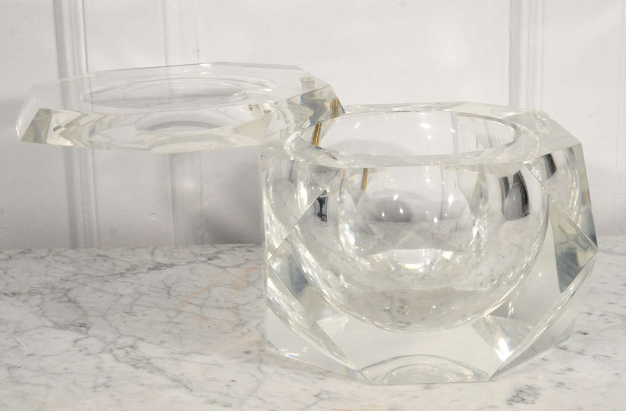 1970's Carole Stupell Lucite Ice Bucket with Swivel Top In Good Condition In New York, NY