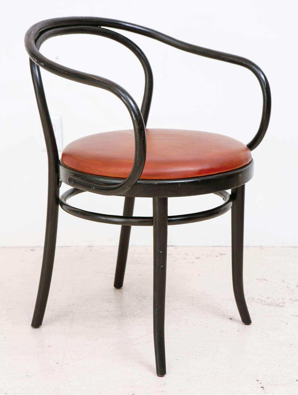thonet chair leather