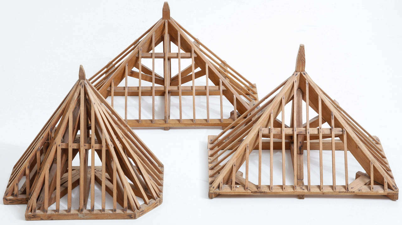 Collection de maquettes d'architecture en bois de la fin du 19e siècle pour une construction de toit 