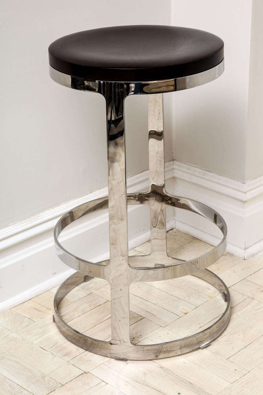 Polished stainless steel base, swivel seat
Lead time: 4-5 weeks.