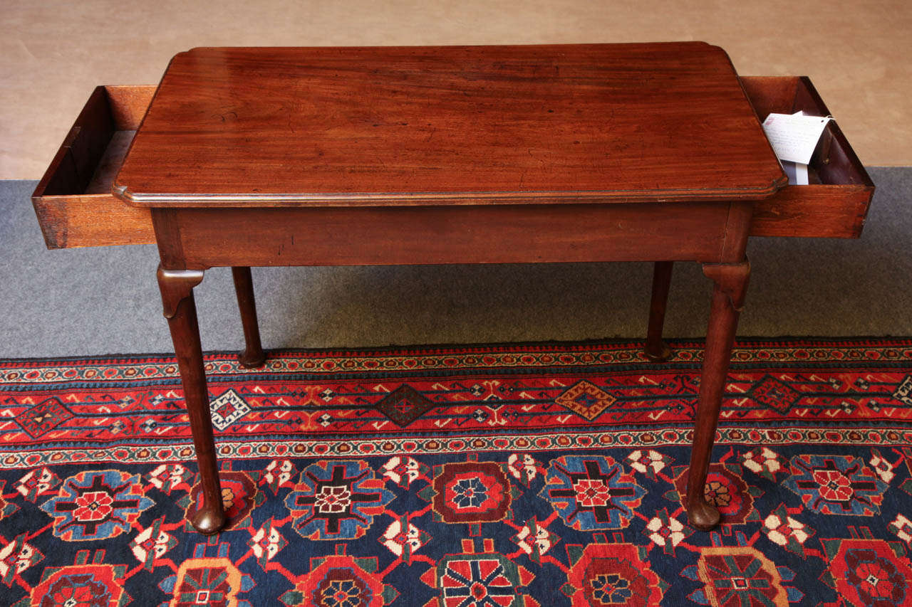 Mid-18th Century Very Fine George II Period Carved Mahogany Center Table, English, circa 1740 For Sale