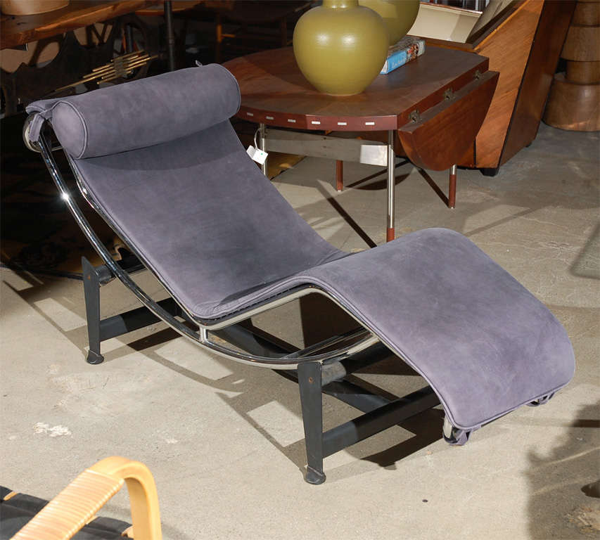 Suede Le Corbusier IC4 Chaise Lounge