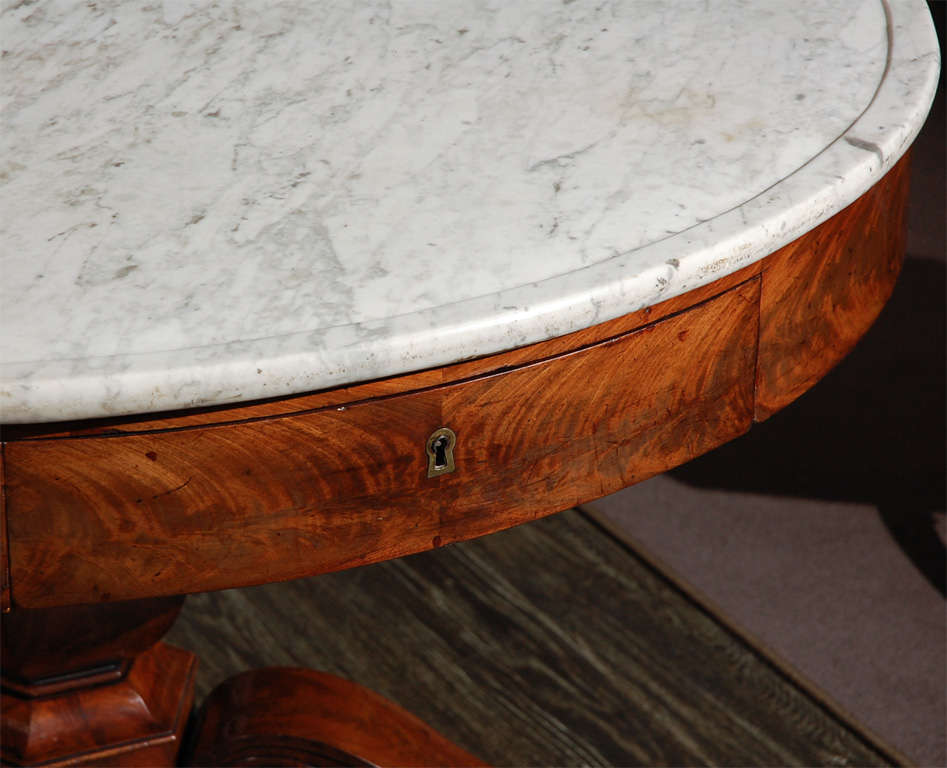 English Gueridon Table in Mahogany with Marble Top, Circa 1810 In Good Condition In Los Angeles, CA