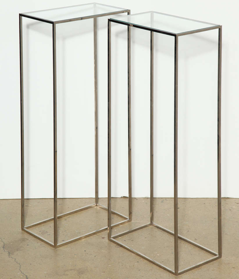 Mid-Century Modern Pair Of Display Pedestals