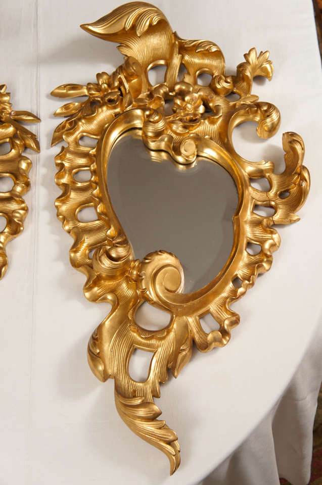 Rococo Paire de miroirs rococo de la fin du 19e siècle en vente