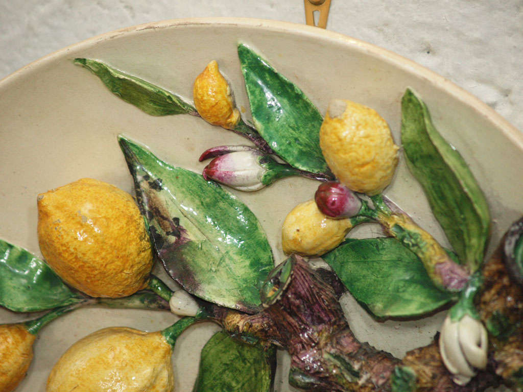Majolica wall charger with lemons, French, 19th century 3
