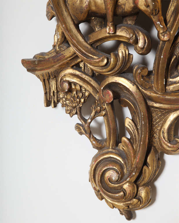 Pair of 19th Century Carved Giltwood Brackets For Sale 2