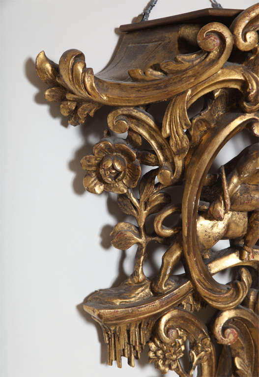 Pair of 19th Century Carved Giltwood Brackets For Sale 4