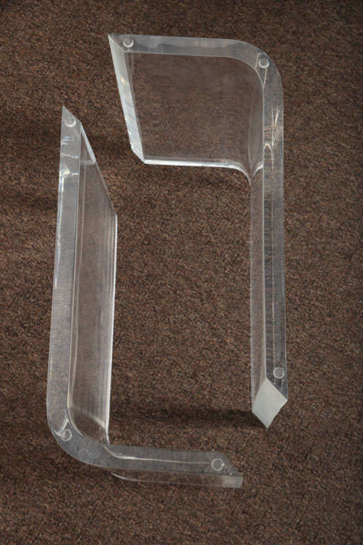 Late 20th Century Lucite Round Cocktail Table