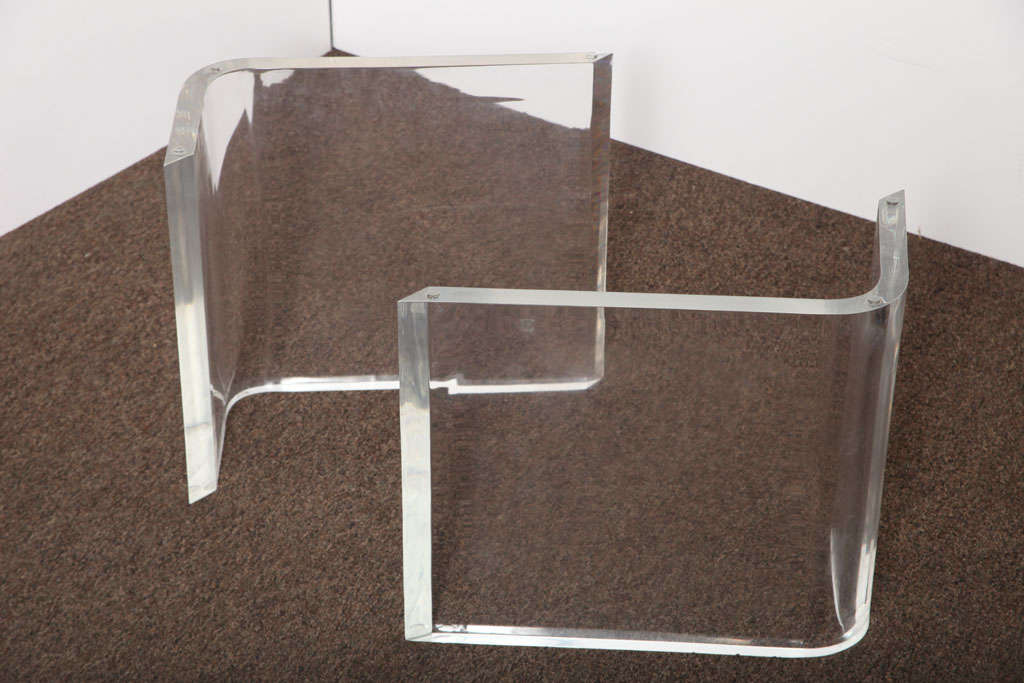 Lucite Round Cocktail Table 1