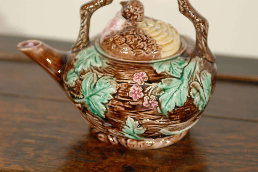 British English Majolica Tea Pot with a Bird in Nest Theme