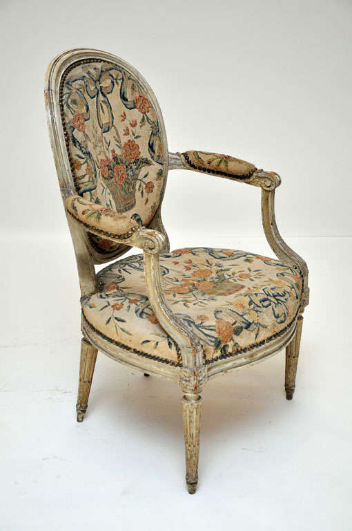 18th Century Pair of French Louis XVI Painted Fauteuils For Sale
