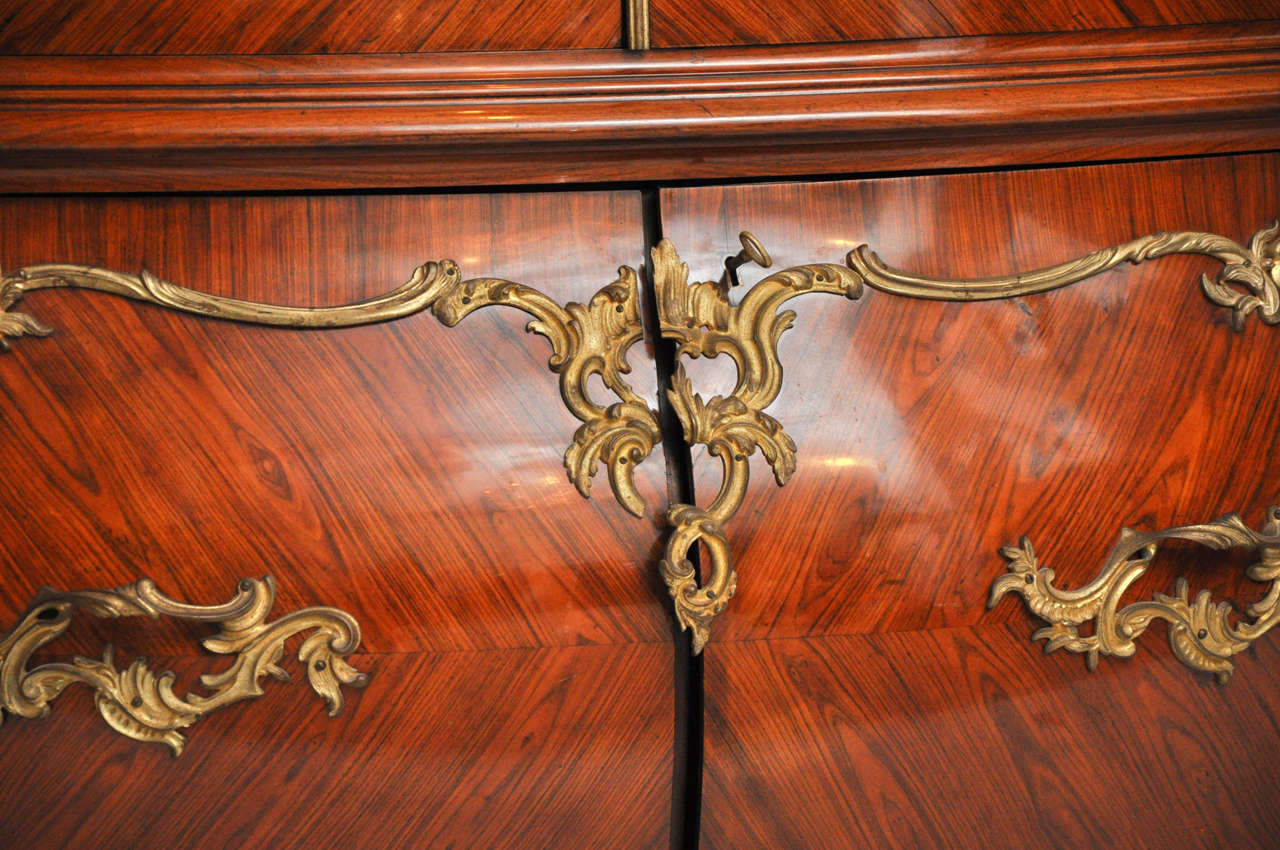 Rococo Bombé Vitrine Bookcase with Gilt Bronze Mounts, France 1880 For Sale 1