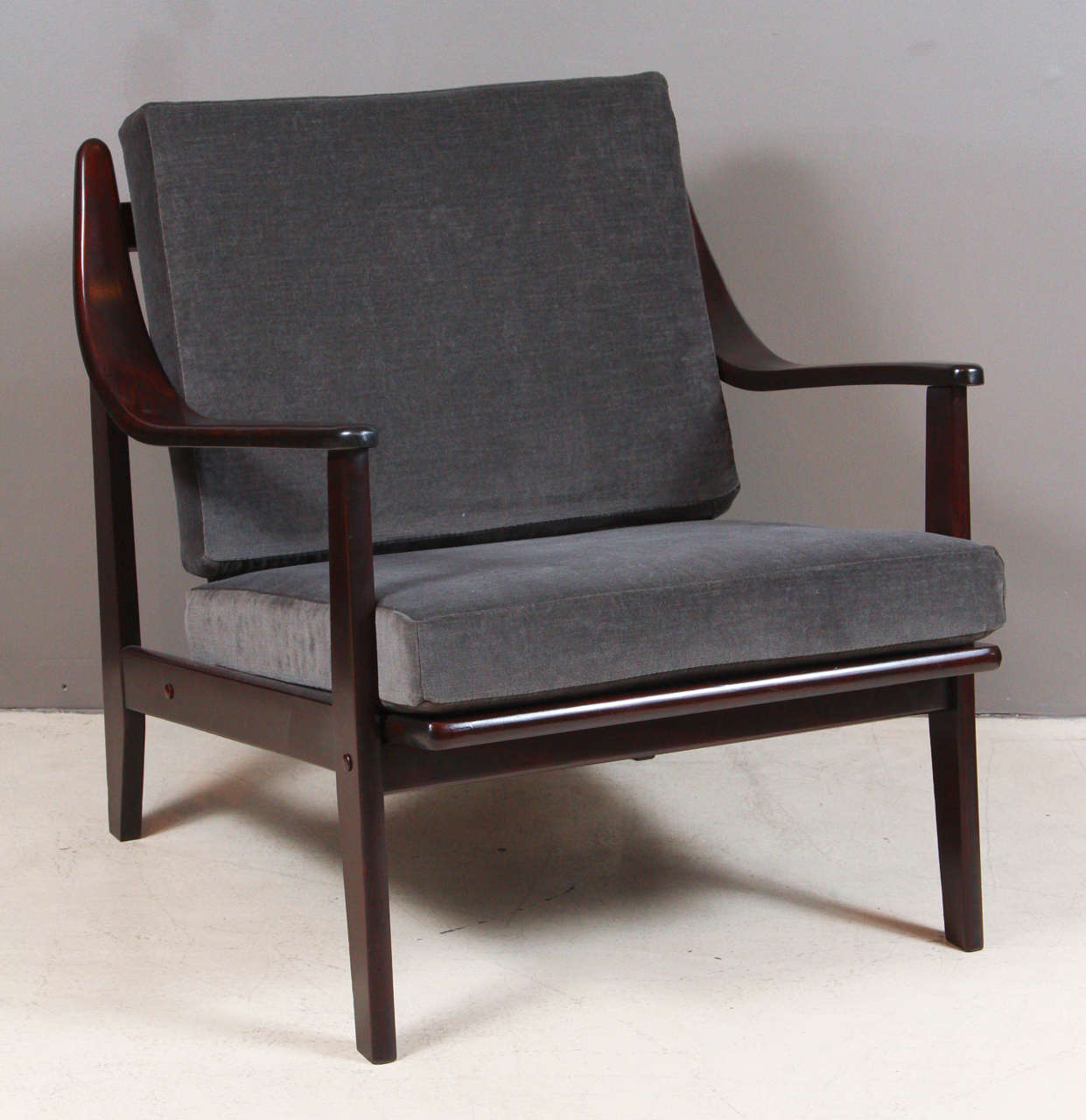 Mid-Century Modern Pair of Spindle Backed Armchairs by Italian Designer Paolo Buffa