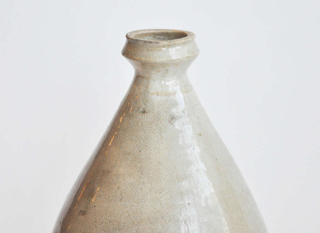 15th Century Crème Glazed Korean Bottle In Good Condition In Chicago, IL