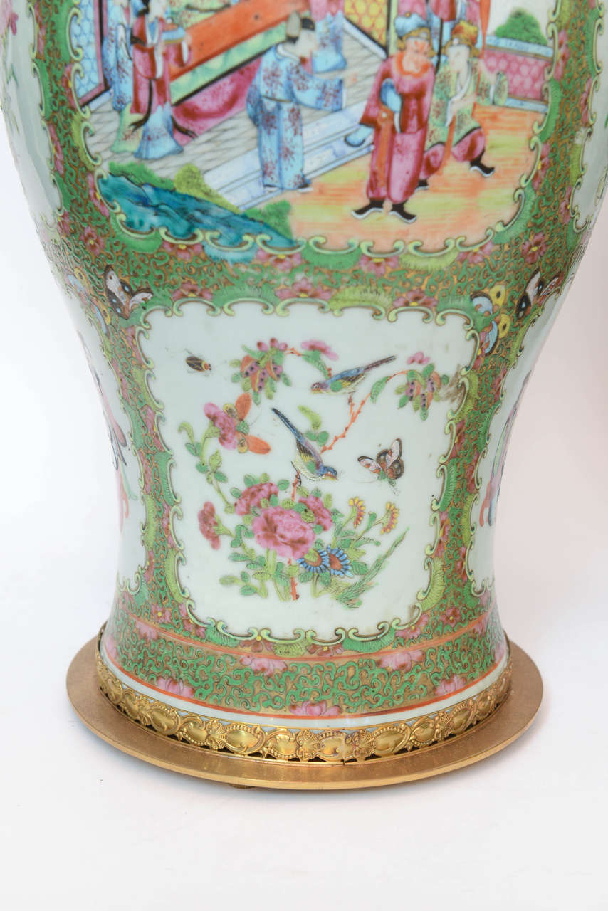 Large Pair of Rose Medallion Canton Palette Chinese Porcelain Covered Jars For Sale 1