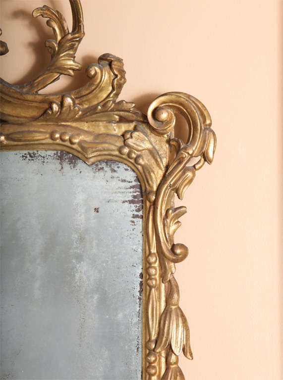Italienischer Spiegel aus vergoldetem Holz aus dem 18. Jahrhundert (Vergoldetes Holz) im Angebot