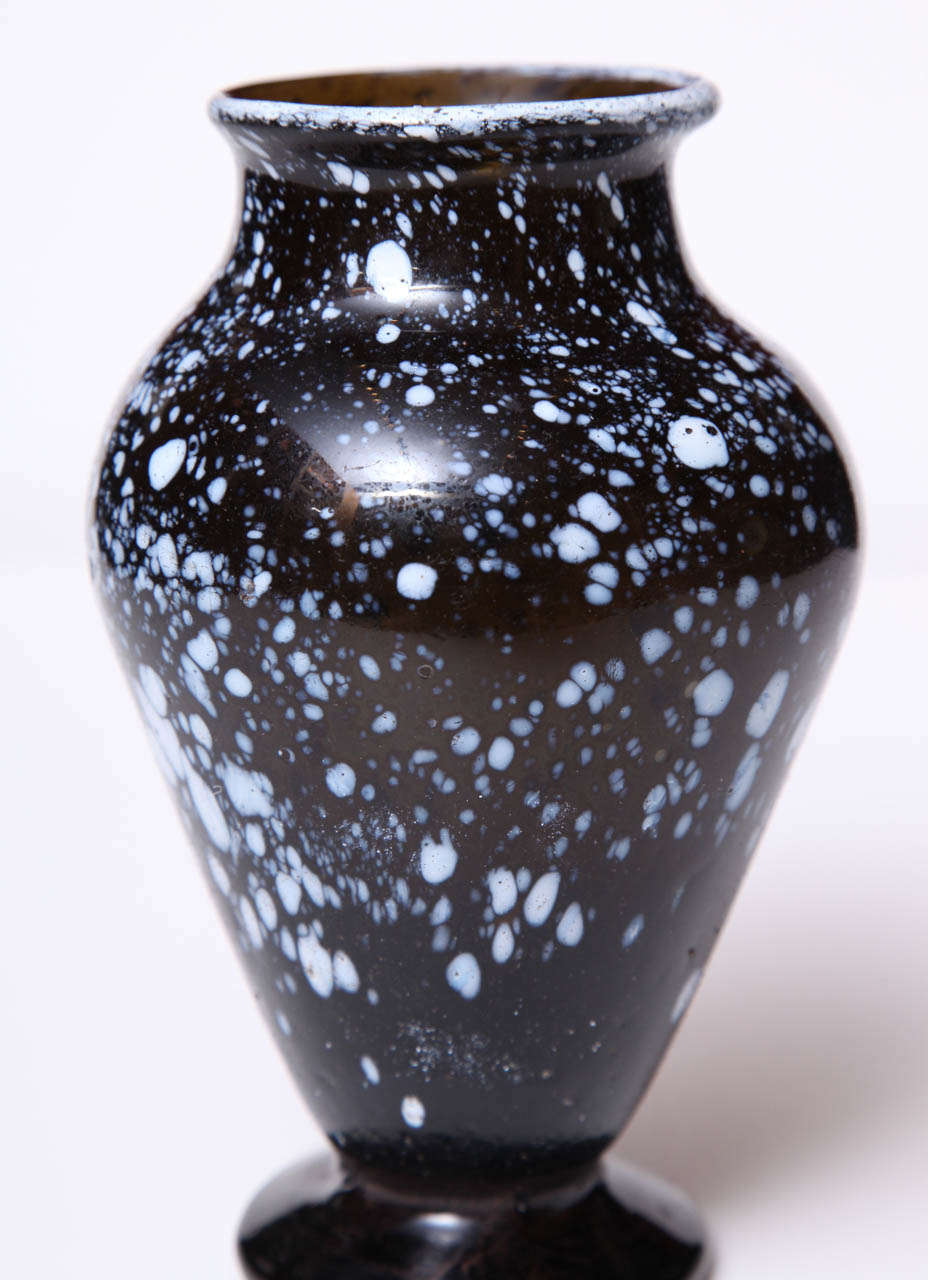An 18th Century English Nailsea Glass Vase 1