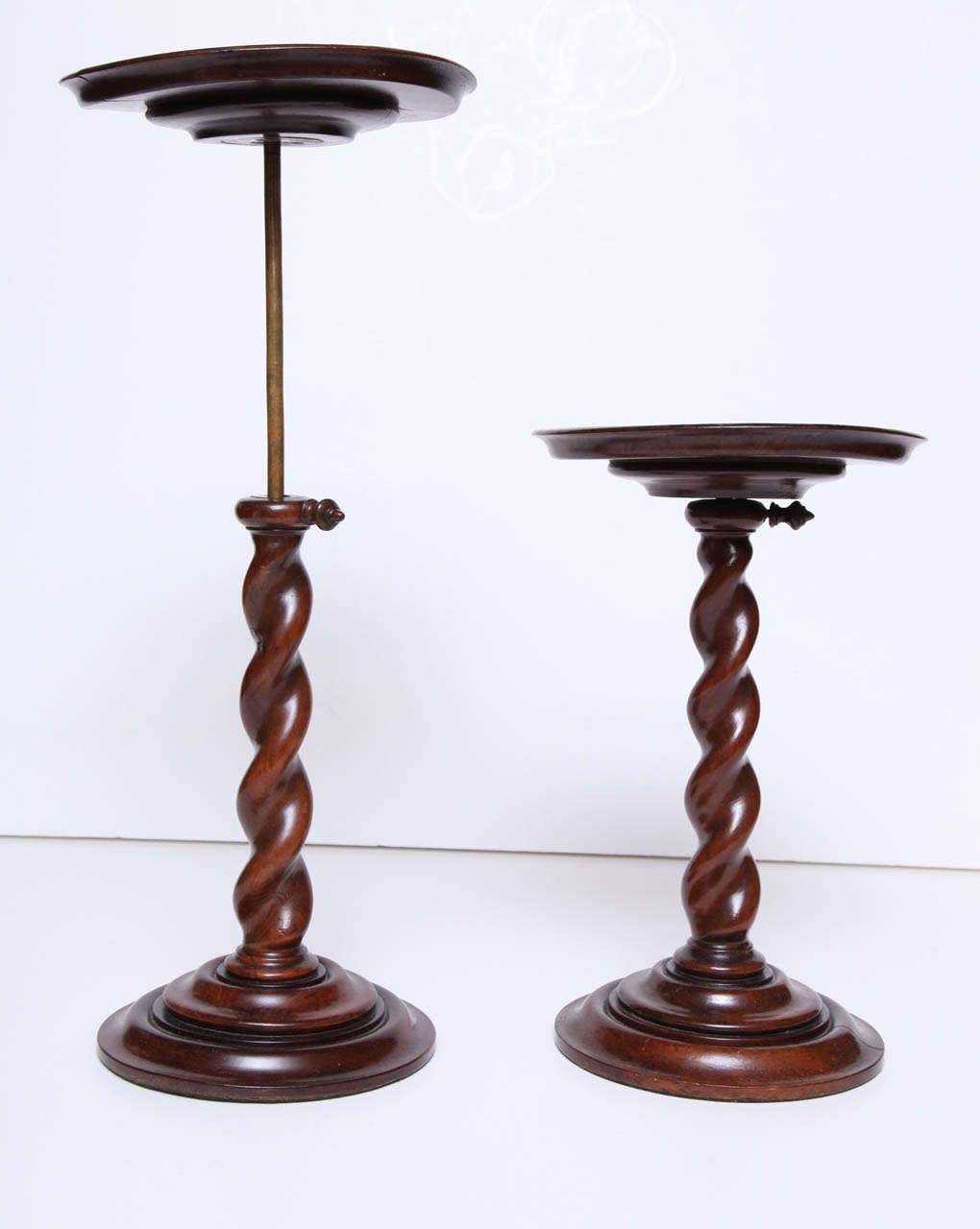 18th Century and Earlier Pair of English Burr Yew Wood Candlestands For Sale