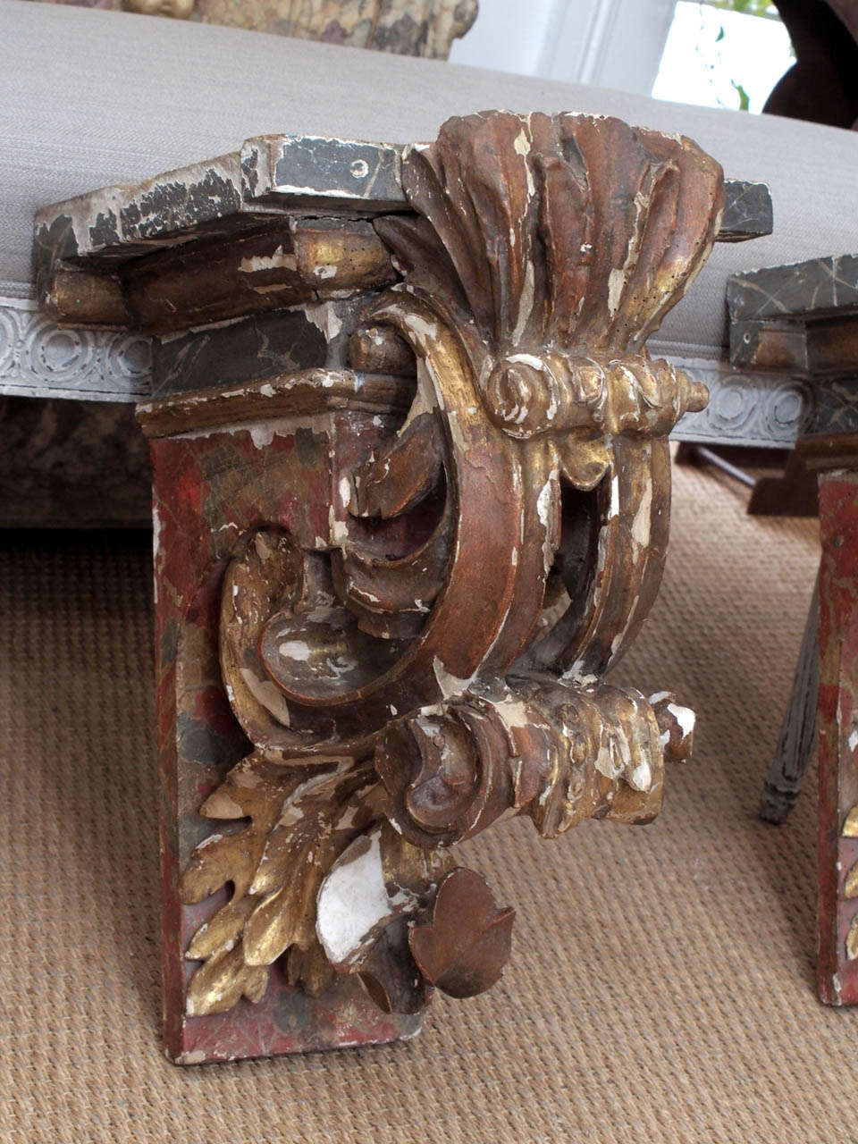 Pair of Italian 18th Century Gilt and Painted Brackets In Good Condition For Sale In New Orleans, LA