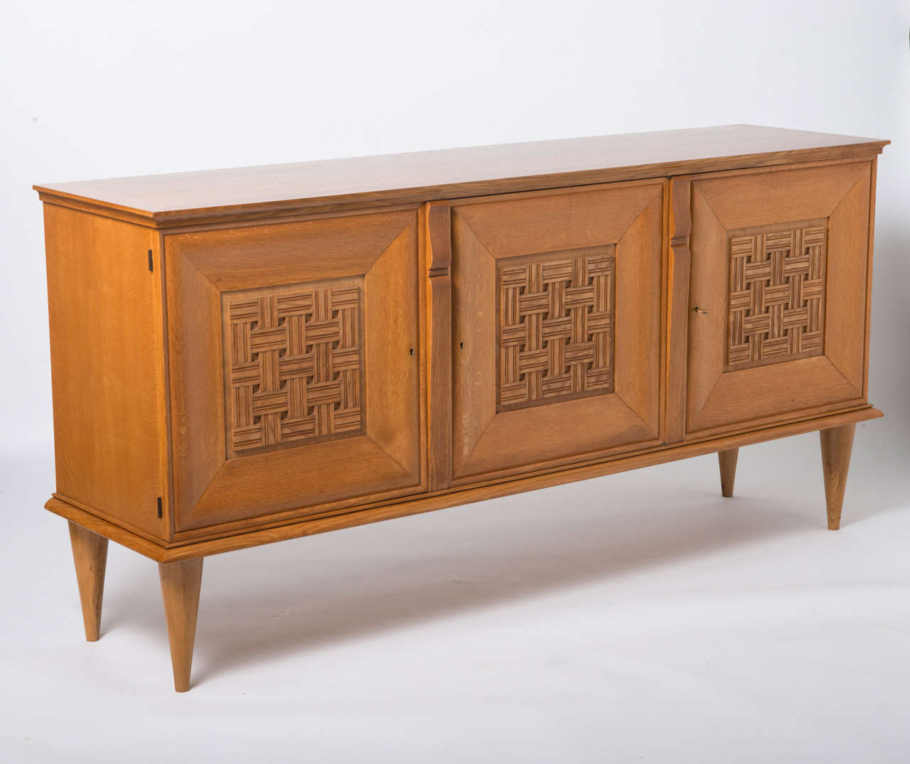 Oak side cabinet with carved panels, France circa 1940 For Sale 3