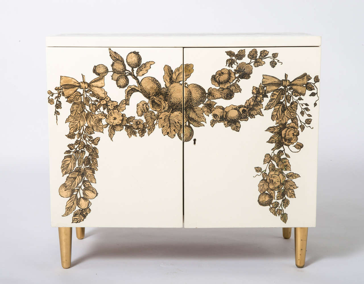 Piero Fornasetti low cabinet “Panoplie”, Italy circa 1955 For Sale 3