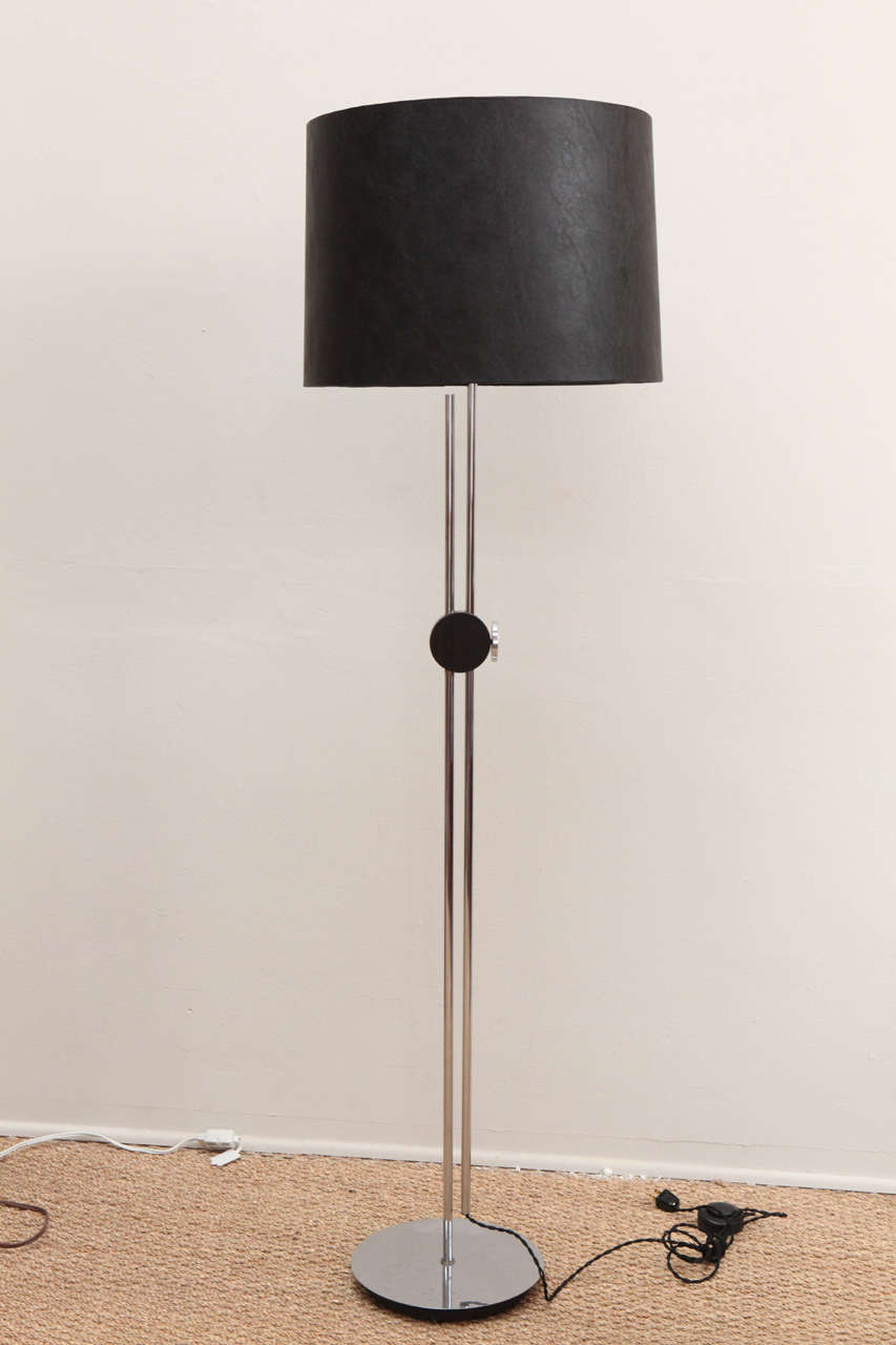 Adjustable Chrome Floor Lamp In Good Condition For Sale In Los Angeles, CA