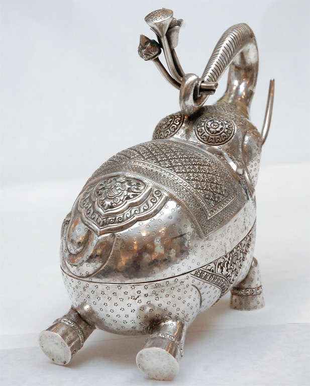 20th Century Set of Two Sterling Silver Elephant Boxes
