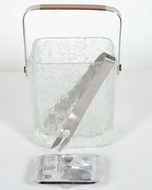 Vintage Ice Bucket with Textured Ice Cube Design In Excellent Condition In Fort Lauderdale, FL