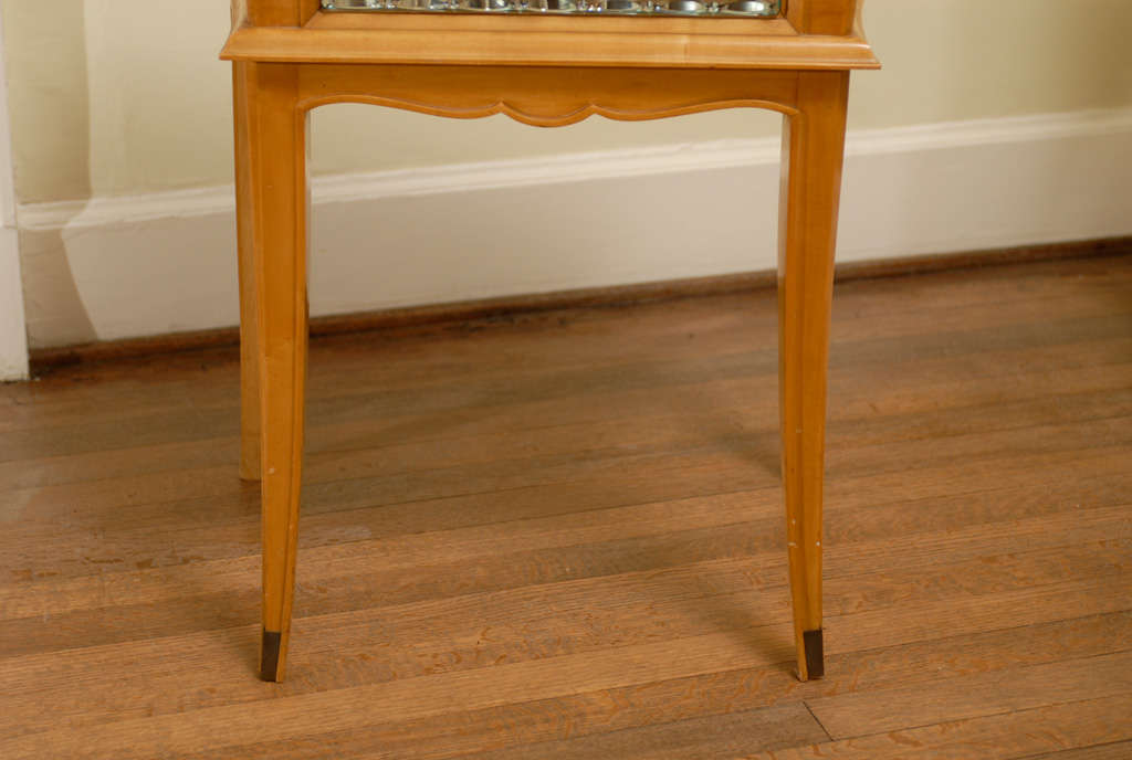 Mid-20th Century Stellar Pair of Art Deco End Tables with Mirror and Brass Accents