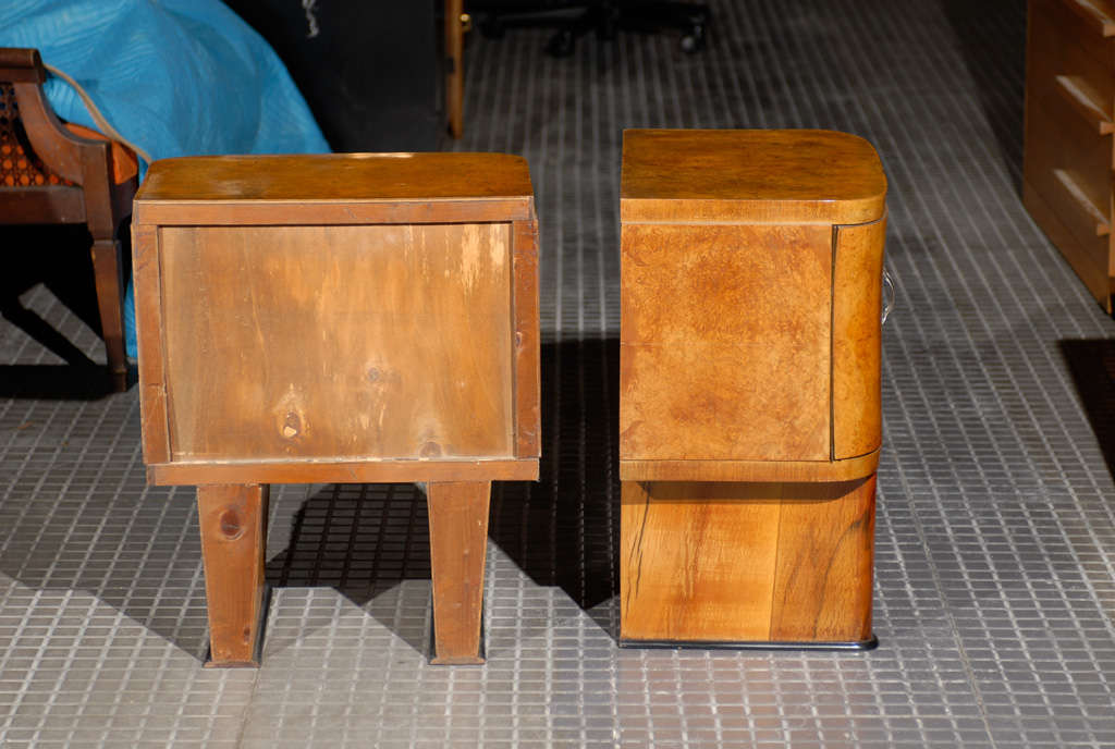 Exquisite Restored Pair Of Art Deco Small Cabinets In Walnut In Excellent Condition In Atlanta, GA