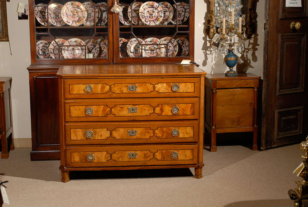 18th Century Neoclassical German Oak Commode with Inlay In Good Condition In Atlanta, GA