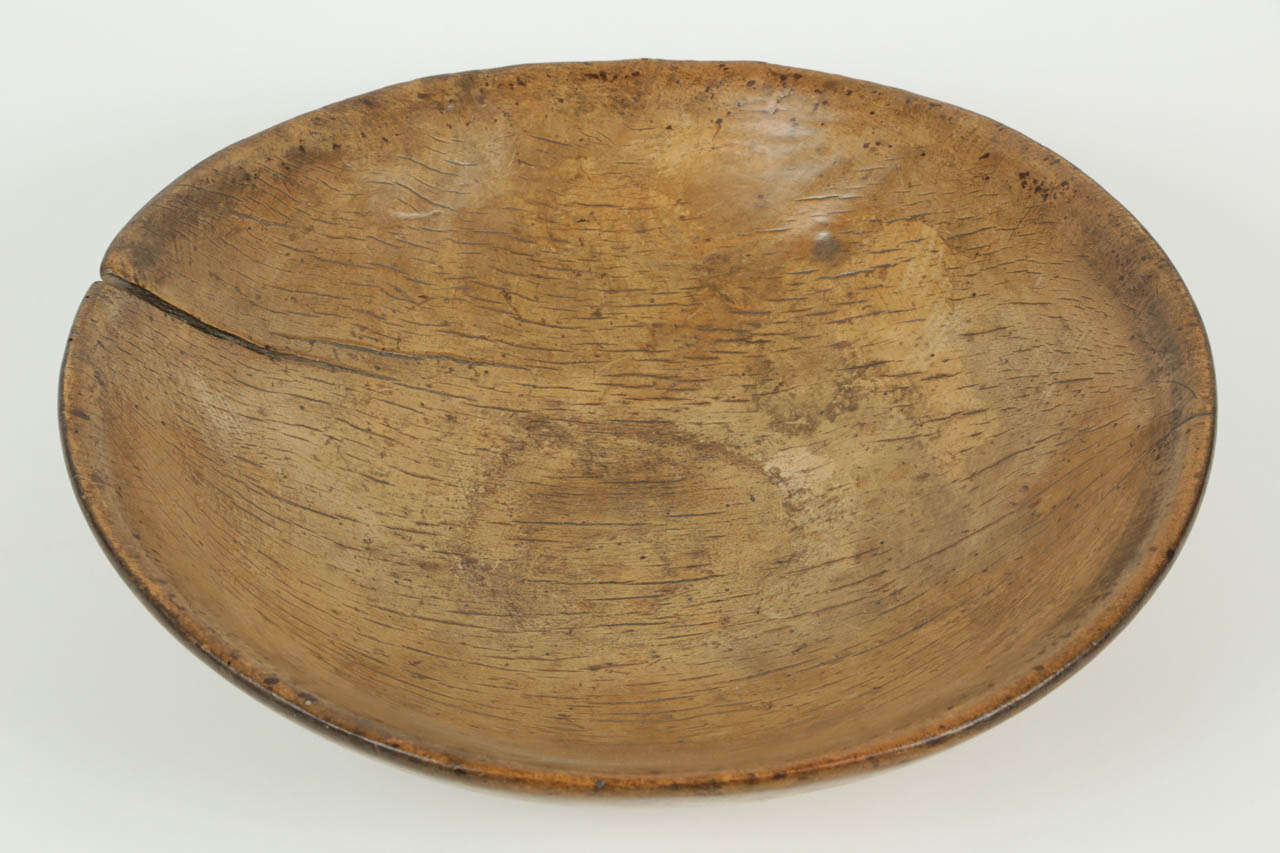 Large Primitive Wooden Bowl In Excellent Condition For Sale In Los Angeles, CA