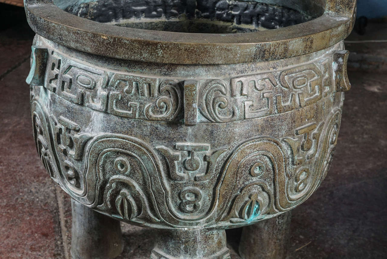 Patinated Monumental Bronze Urn Modeled on the Da Ke King, 10th Century BC, circa 1940 For Sale