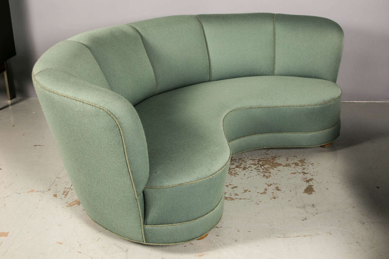1950 Curved Sofa In Good Condition In Saint-Ouen, FR