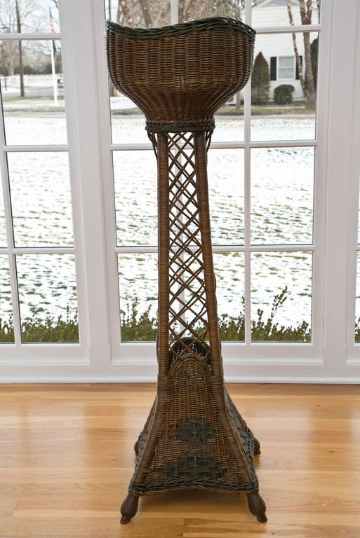 Tall Wicker Planter In Excellent Condition In Old Saybrook, CT