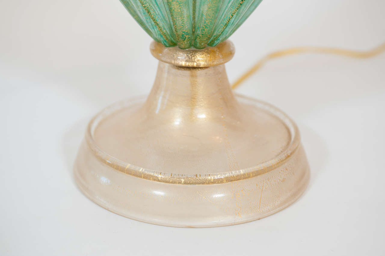 A Single Murano Lamp Attributed to Barovier. In Excellent Condition In Toronto, ON